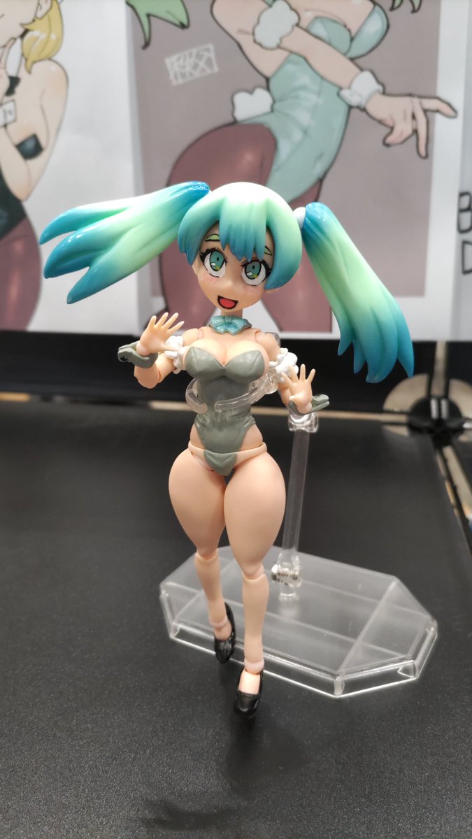 tekitouaction's tweet photo. 今日はバニーの日だぞ〜！
きっとお姉さんのバニーコスがたくさんタイムラインに流れてくるのだろうな…！（ｿﾜｿﾜ） https://t.co/OPhG9TKsuA