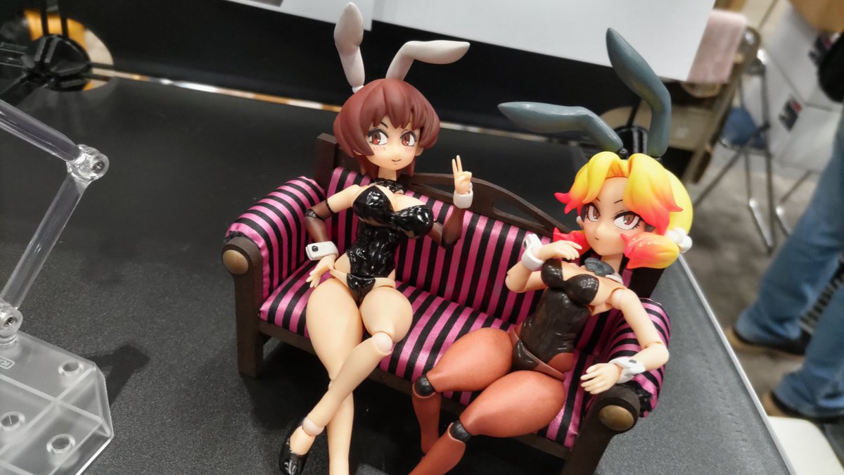 tekitouaction's tweet photo. 今日はバニーの日だぞ〜！
きっとお姉さんのバニーコスがたくさんタイムラインに流れてくるのだろうな…！（ｿﾜｿﾜ） https://t.co/OPhG9TKsuA