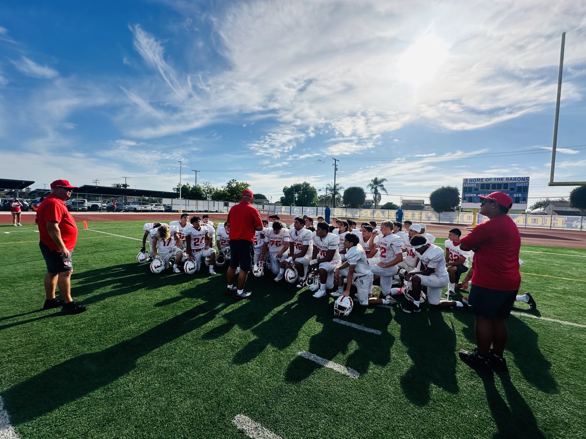 NKaravedas's tweet photo. JV Wins 48-6 over Fountain Valley
Freshman shut out Anaheim 54-0 🏈

Well done Men #RedHawkPride
@1893_FUHSSPORTS https://t.co/gy5f1SXpzA