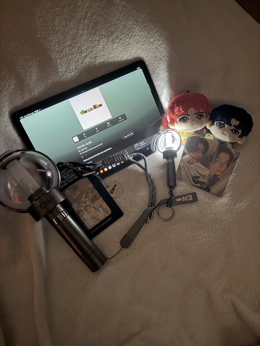Valemnrs's tweet photo. Hoy se estrena el nuevo mini album de enhypen siendo 6, estoy emocionada pero aún me acuerdo de aquel día de enero ❤️‍🩹😭 https://t.co/rTd8txQzV2