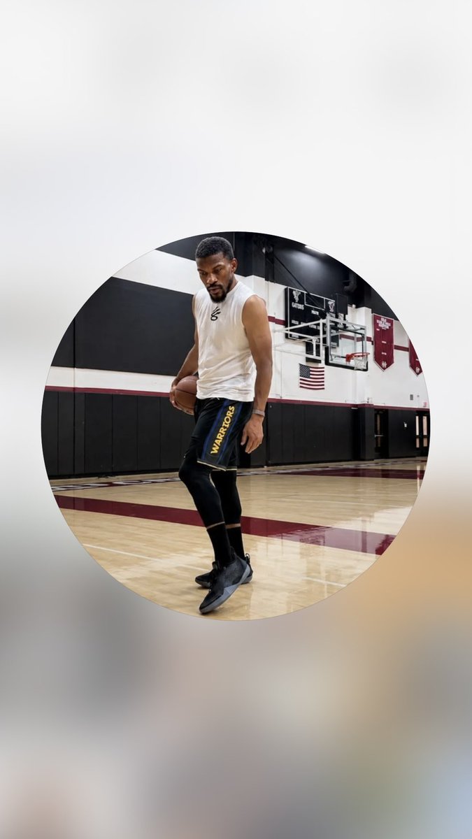 jinthirty's tweet photo. Jimmy Butler on Steph Curry’s new Instagram icon:

“everybody this account is not Robin. it is an imposter not really me. don't fall for it.” 😂 https://t.co/71zt9PKHUC