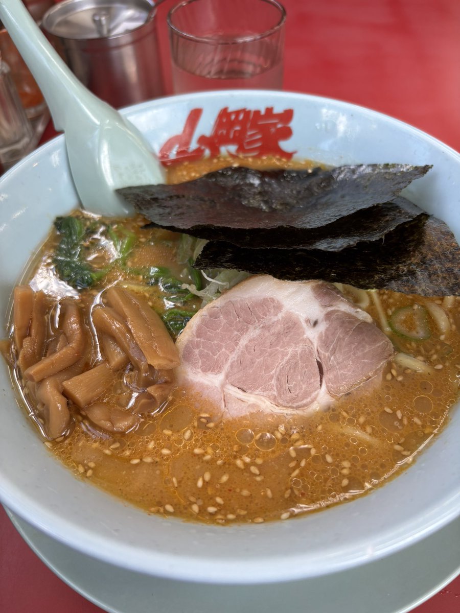 scrfic20nd's tweet photo. 久しぶりの山岡家
悩んで決めれなくて特味噌😇
ライスに豆板醤入れて海苔コショウで食うギルティ飯最高 https://t.co/0MFbbUbUSH