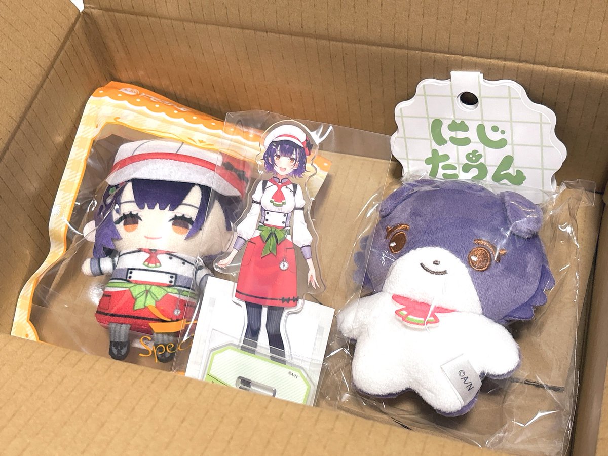 su_mikan_'s tweet photo. はじめての🥗グッズが届きましてよ📦📦📦 https://t.co/Jg2JF57KLO