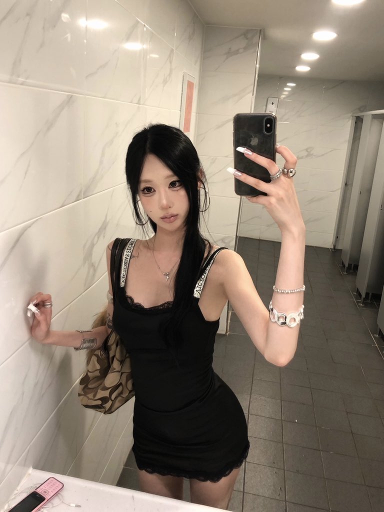 cxndxling's tweet photo. 추구미:어른여짜 https://t.co/TM5wt2KshM