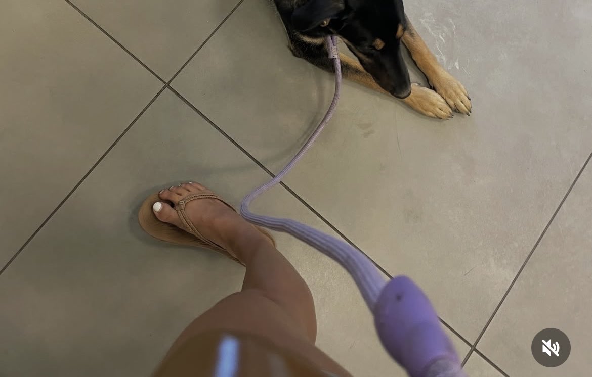 underrain06's tweet photo. #latina #feet #wankchat https://t.co/7WQtKXm2g4