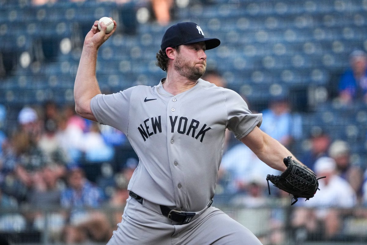 FiresideYankees's tweet photo. The Yankees have the lowest Team ERA in MLB (3.22).

It's their lowest ERA as a team since 1981. https://t.co/M79HO9hZ0h
