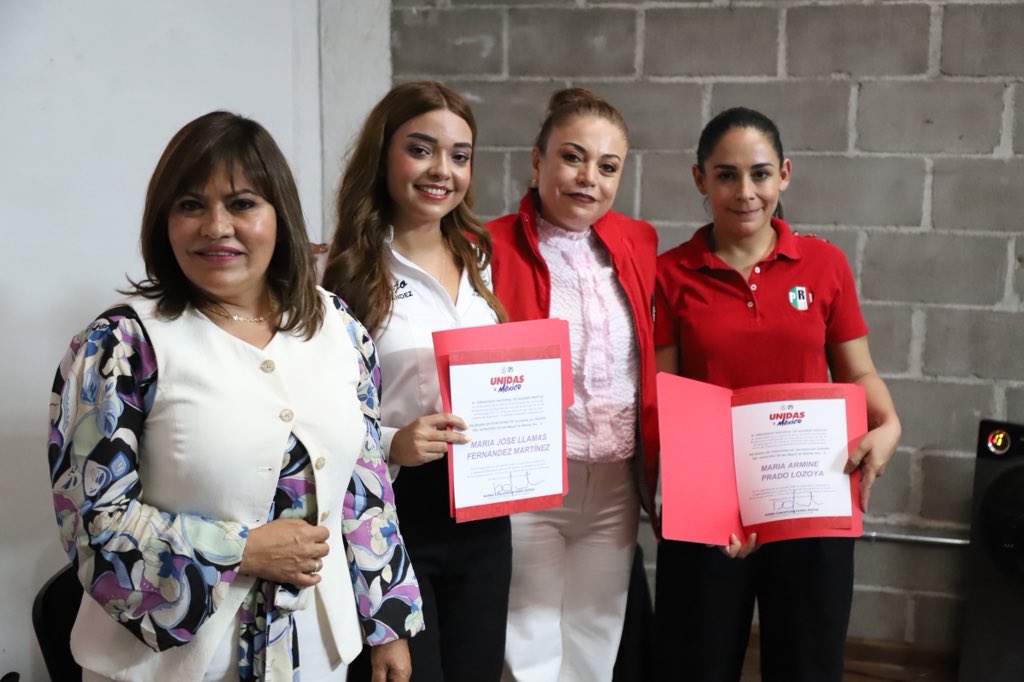 PRIGTO's tweet photo. La dirigencia del @PRIGTO acompañó a María José Fernández y María Armine Prado en su nombramiento como pdta y sria gral del ONMPRI #SanMiguelDeAllende
Presentes autoridades municipales y del PRI en este municipio.
#PRIGto presente en todo el Estado. 🟢⚪️🔴 https://t.co/fK1V8a65Oz