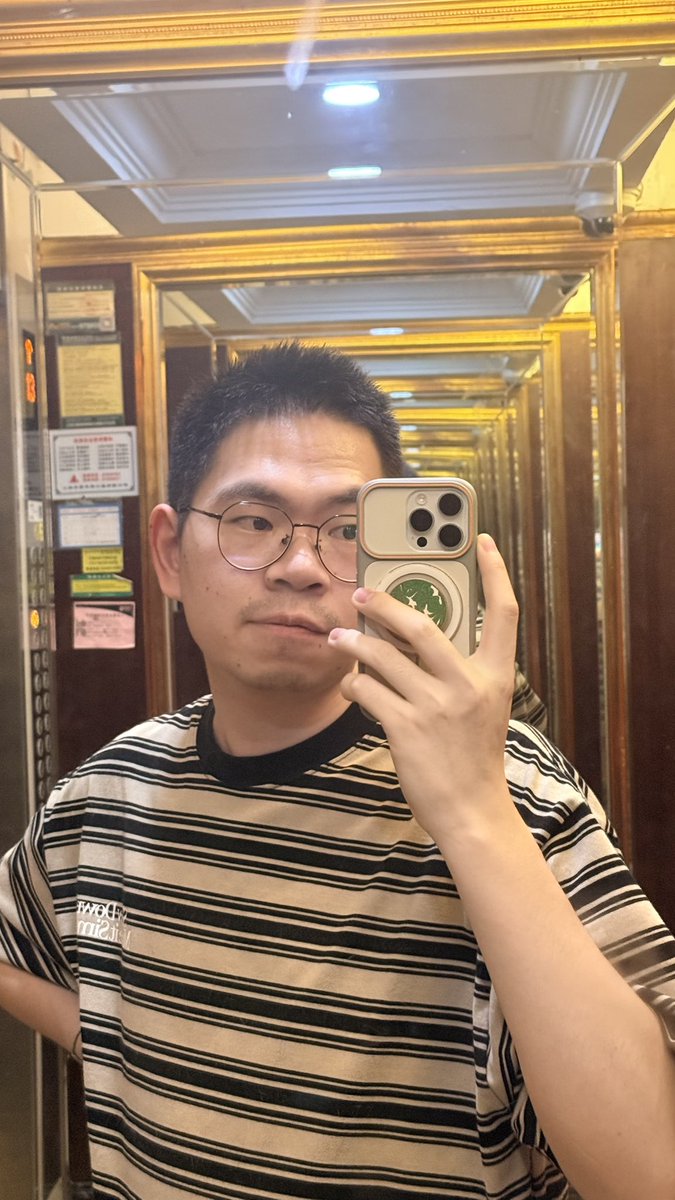 Silverypaper's tweet photo. 本人工作日SOP:
吃自制燕麦酸奶碗
涂米诺地尔搽剂
吃敏文片剂
打卡永璞签到
打开多领国
接水
准备上班 https://t.co/3bZytrzvY0