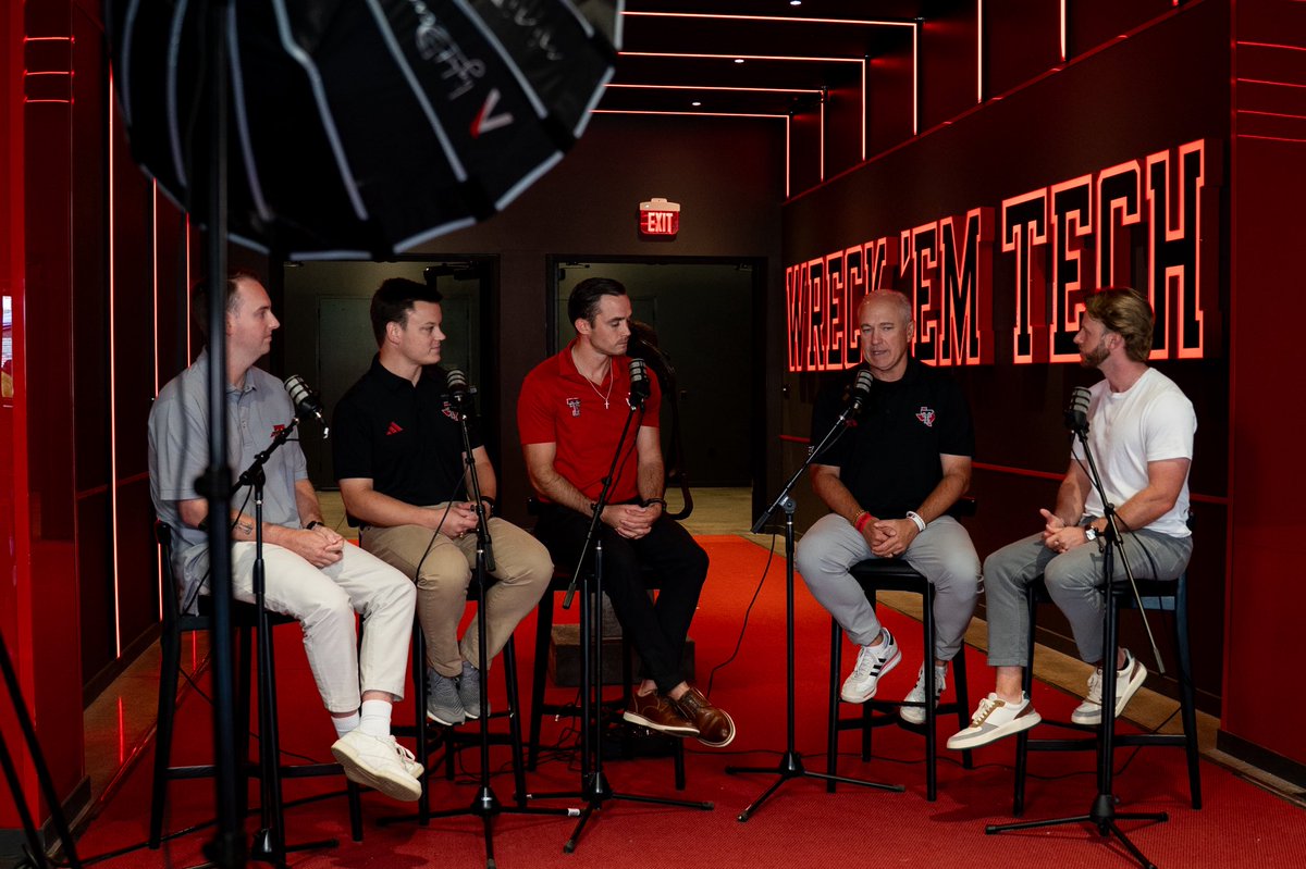 broadwayshuff's tweet photo. An afternoon at the Galaxy we won’t forget.
Here’s a look behind the scenes from an unforgettable day with Coach Joey McGuire
Stay tuned for the full interview.
Subscribe to our YouTube channel so you don’t miss it!
#texastechfootball #WreckEm #GunsUp #JoeyMcGuire #letsgo https://t.co/MELpaVXMQK