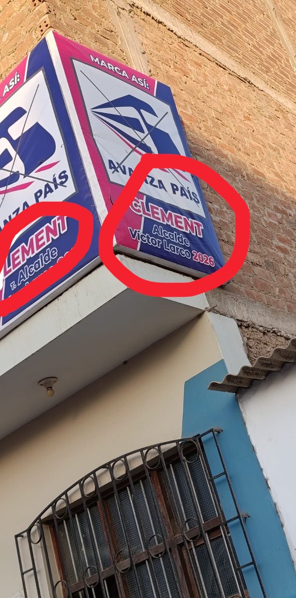 Queepd's tweet photo. Clement es actual alcalde del distrito de Víctor Larco Herrera en Trujillo, y va a la reelección encubierta como Porky, miren su publicidad engañosa, ya no tienen vergüenza @TrujiYo @rmapalacios https://t.co/qMaCrq1qB1