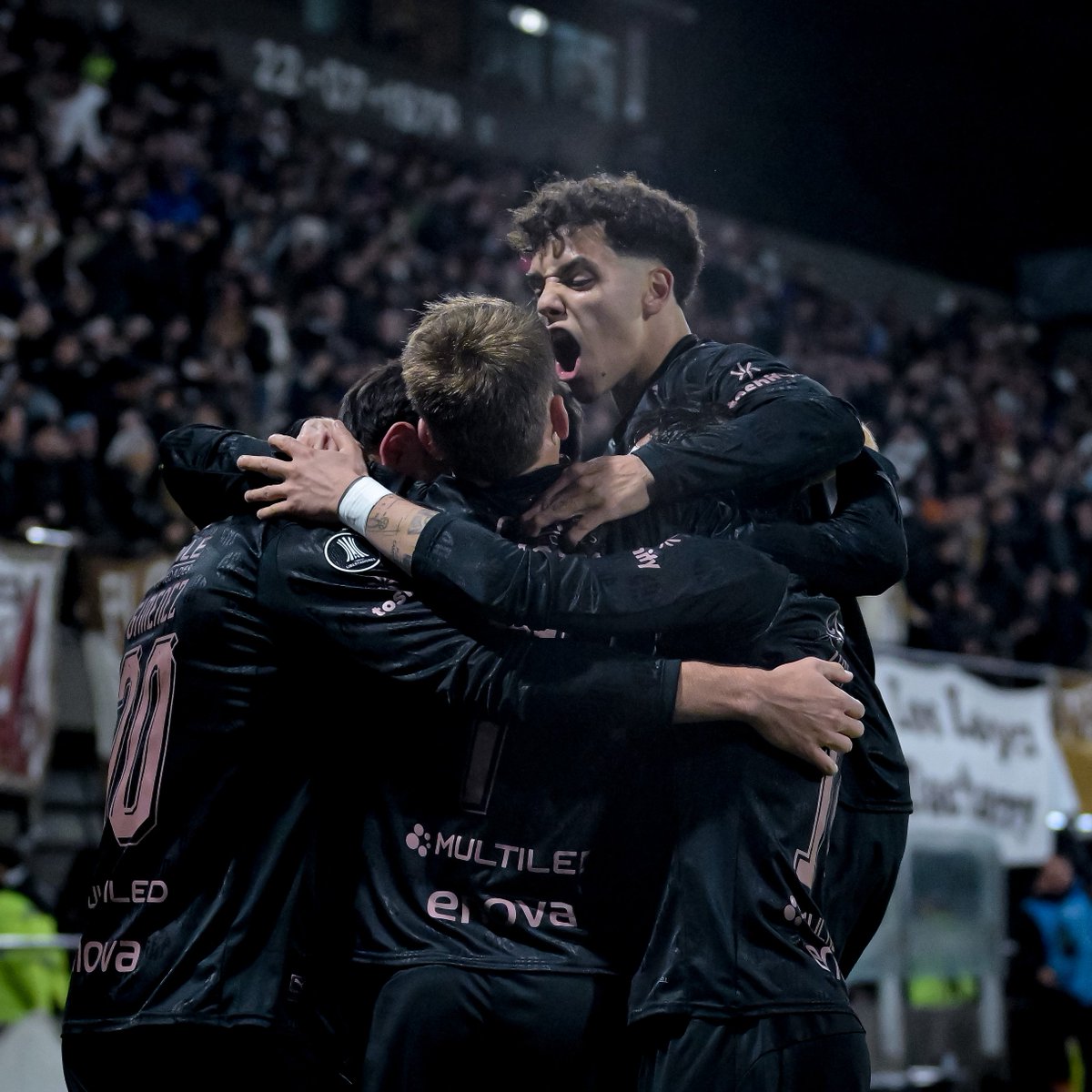 VSportsTM's tweet photo. ESTUDIANTES 🟥⬜️ Y PLATENSE 🟫⬜️ SERÁN LOS REPRESENTANTES ARGENTINOS 🇦🇷 EN LOS CUARTOS DE FINAL DE LA COPA LIBERTADORES 🏆. https://t.co/aWyQvjNdme