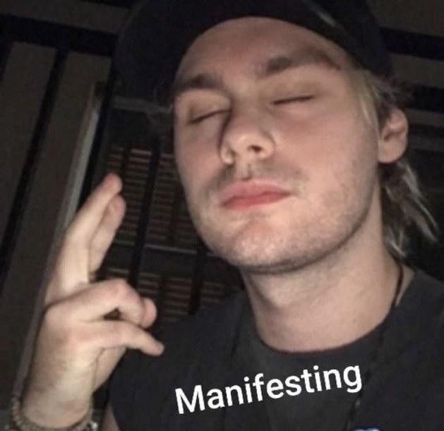 f00lformike's tweet photo. @dfallaccess @5SOS Los sigo bien desde 2017 y en 2023 fue la 1ra vez q los vi en vivo PERO POR BOLUDA MAL me robaron el cel saliendo del show = perdí los videos y fotos que tenía estando en valla 💔 
La cantidad de gmails que le mandé el chorro pijud* que me cambie la contraseña mi momento humilde https://t.co/r6ZGk53XQ6