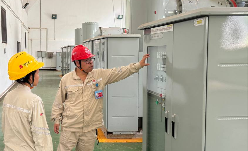 DT_EnergyMan's tweet photo. When I first started working at the hydropower plant, I faced both professional and language challenges. My major is electrical engineering, and most of my previous studies were in English. However, the control systems, equipment names, operating procedures, and technical documents at the plant were mostly in Chinese. As a hydropower plant operator, I need to communicate with the National Control Center (NCC), adjust unit load, monitor important SCADA parameters, and respond to alarms in a timely manner to ensure the safe and stable operation of the plant.
To improve myself, I learned while working. I practiced drawing system diagrams, identified equipment at the site, recorded technical terms, and communicated with my Chinese colleagues. The Chinese and English training courses and technical training provided by the company also helped me greatly improve my professional knowledge and language skills.
Through working and living with my Chinese colleagues, I have also gained a better understanding of Chinese culture and developed closer friendships and mutual understanding. Looking back, I have grown from a new employee who could not understand Chinese and was unfamiliar with the equipment into an operator who can understand technical terms, identify equipment, and respond to SCADA alarms. I am grateful to the company and my colleagues for their guidance and support.