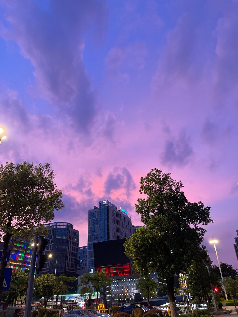 OKirlin72261's tweet photo. Our photography club is holding a sunset shooting session at the city waterfront this Saturday 5PM! Bring your cameras, meet new fellow shutterbugs, and capture golden hour views together. See you there!， https://t.co/8ZrLEWbaOg