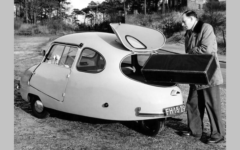 5NowXe's tweet photo. Fuldamobil 200 (1950-1960)

Elektromaschinebau built the Fuldamobil: a three-wheeled microcar that evolved from wood and alloy to all-steel, then glassfibre. 

The original firm closed in 1960, but licensed production of its four-wheeled and cabriolet variants lasted until 1969. https://t.co/kMqSt5BPPL
