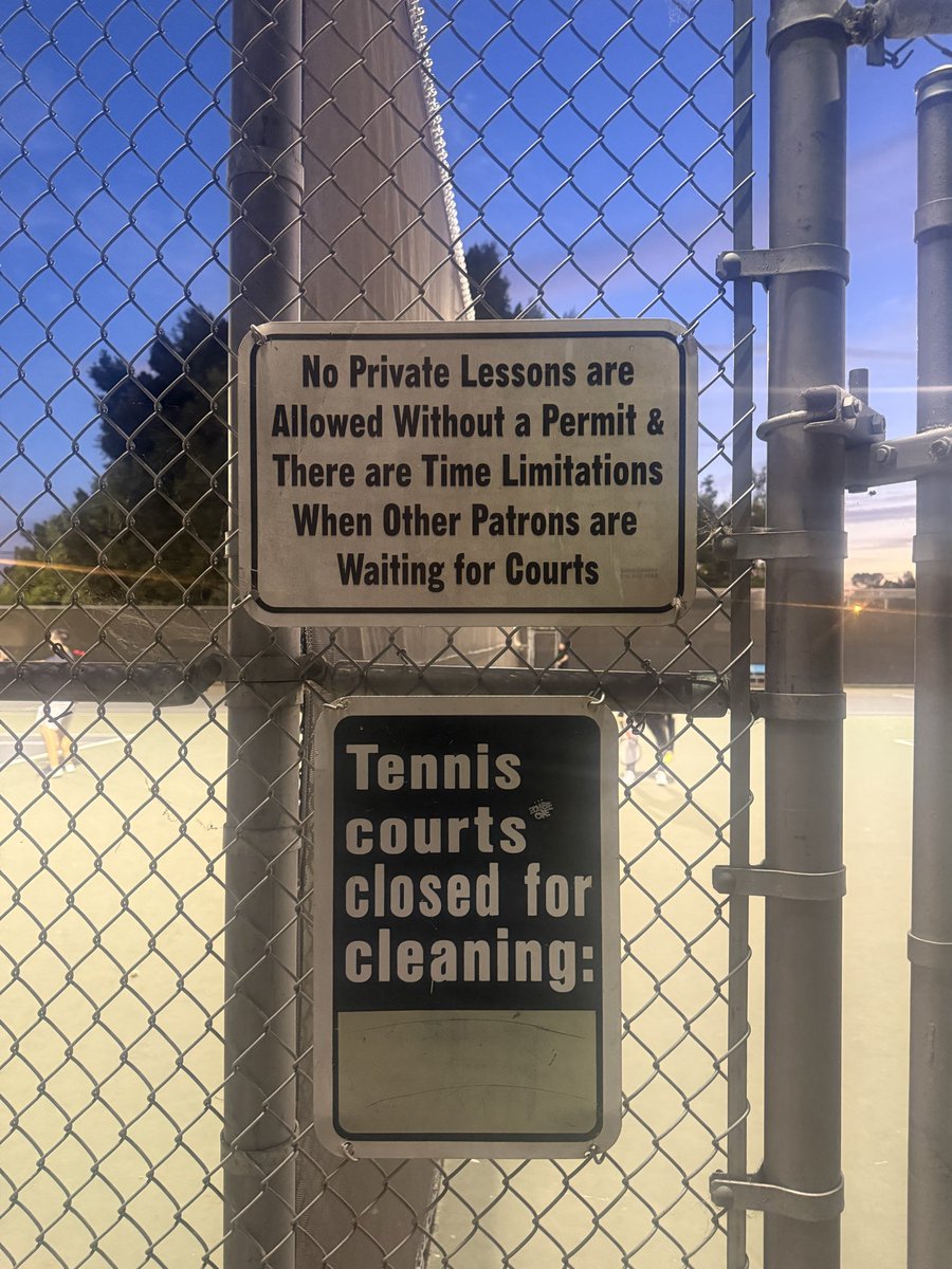 avataroslo's tweet photo. LA’s great weather means peeps wanna be outside, but it also means we need more resources and infrastructure surrounding recreational things. People will sit on tennis courts and not be honest about their time. We need monitors, more courts, and better signage. 

@CD5LosAngeles https://t.co/8ozPWnn2C9