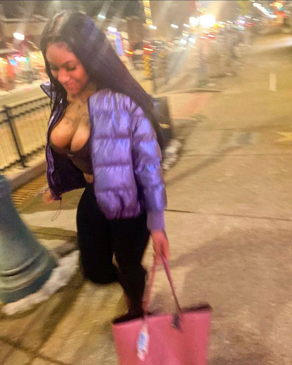 theonlycandy13's tweet photo. Available for Meetups 👀😋
I wanna get extra Freaky with someone Rn Wyad😩💦
#ncfreaks #ncmeeets #fayettevillefreaks https://t.co/uf4hGvwPmp