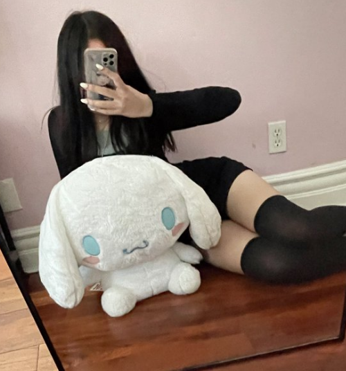 aureliasweb's tweet photo. hii new to #leaguetwt and #valtwt lf moots and friends <3 https://t.co/geLNMNZ4SA