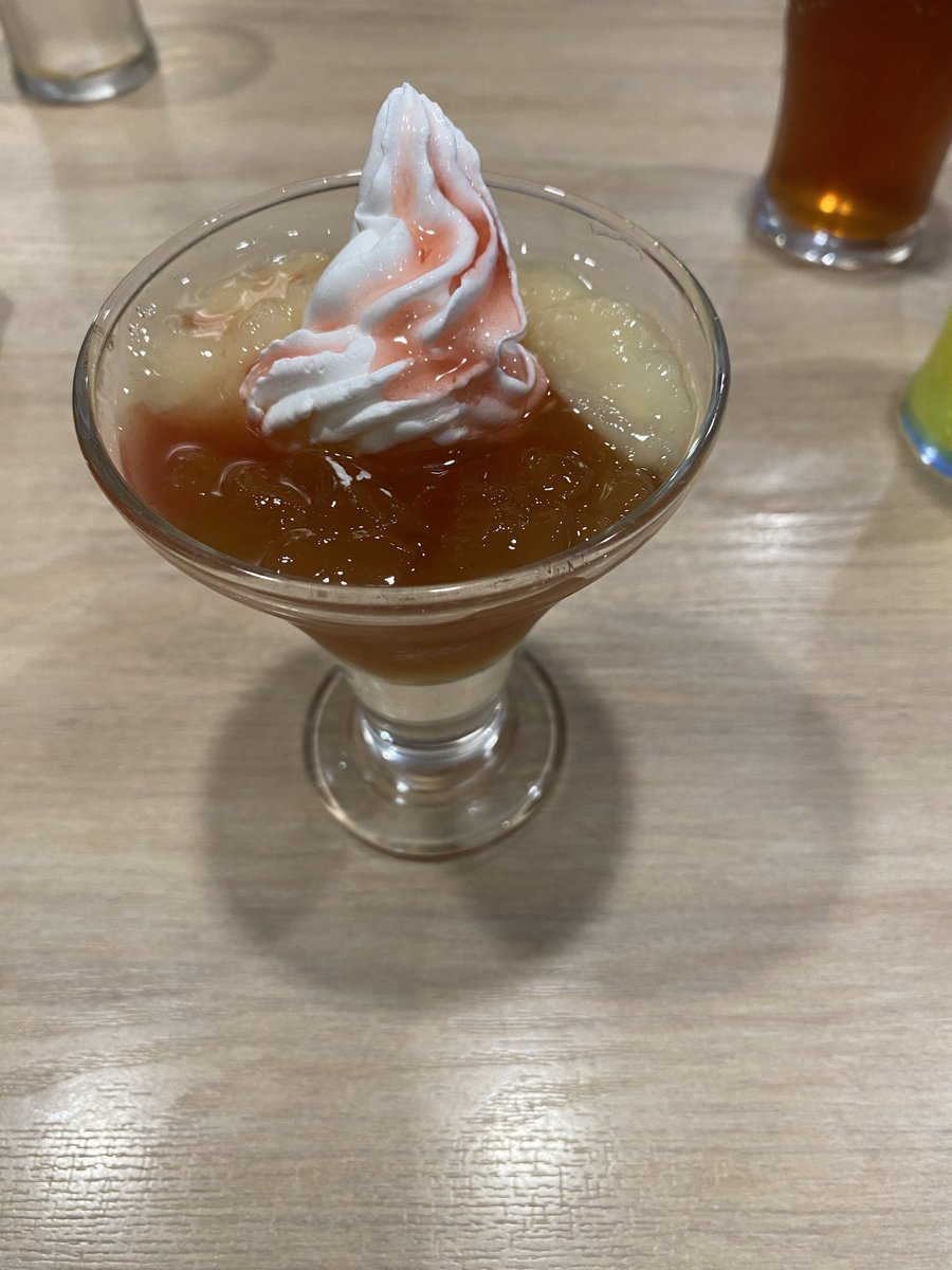 sutorongend's tweet photo. デザート😁 https://t.co/Od5XjRw71P