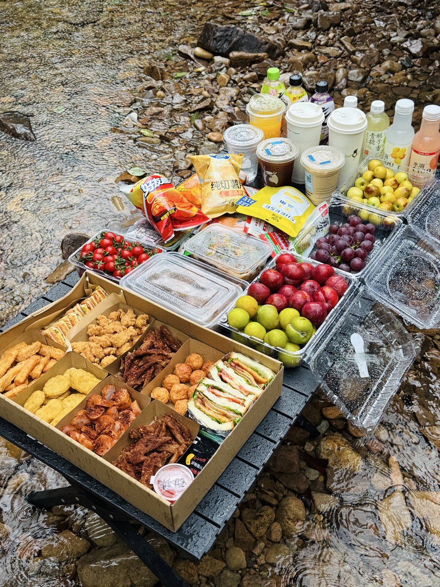 wangxiaying2's tweet photo. Have you ever experienced camping on a rainy day? https://t.co/fa0lmOSH40