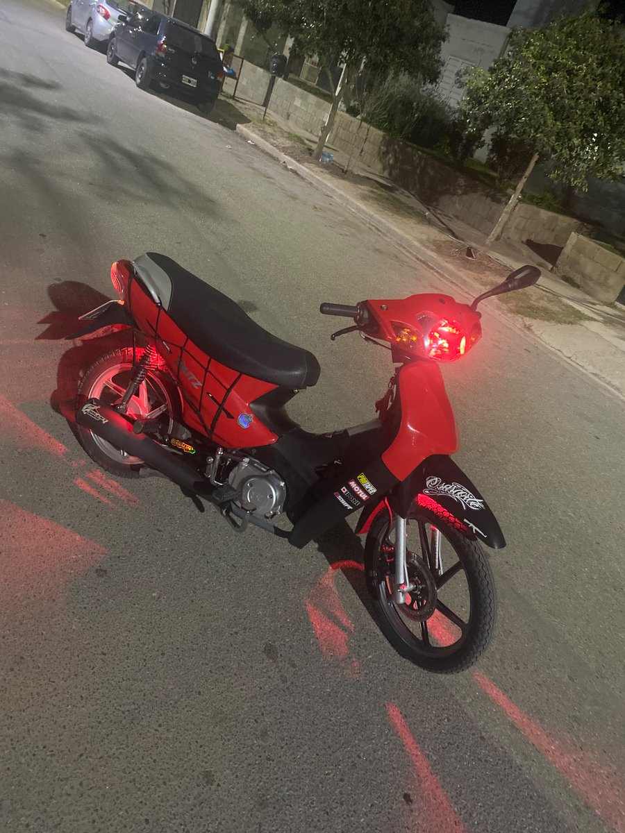 bautialccc's tweet photo. La moto de mi vida, sin el amor de mi vida 💔 https://t.co/LULvOAnJzL