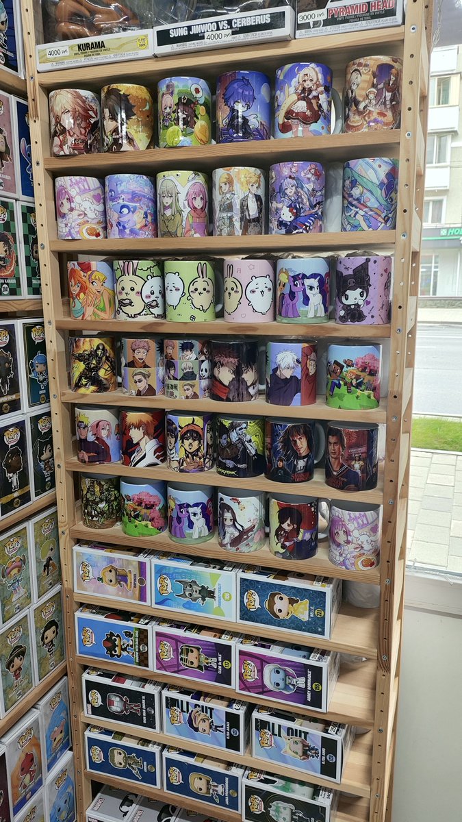 Herman11254's tweet photo. 日本の一番近くアニメショップ？ https://t.co/6gSsHR5yHf