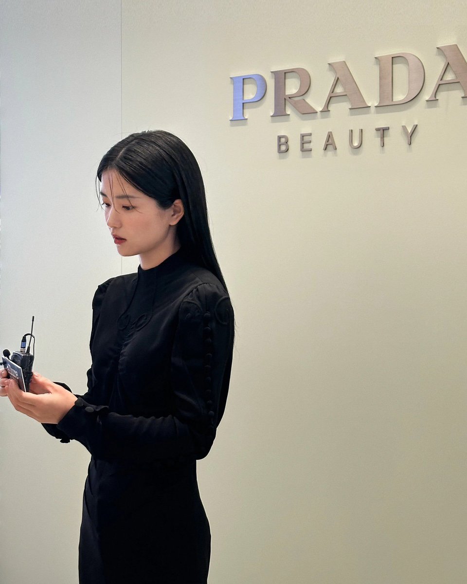 taeriia's tweet photo. PRADA
#김태리 https://t.co/BWNVhfhmRv