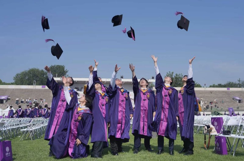 katerinayam's tweet photo. Graduation week hits different—new pages turning, memories that’ll stick forever  Grateful for every laugh, late-night study session, and the people who made this chapter unforgettable. Off to chase whatever comes next, with my cap, gown, and a whole lot of heart. https://t.co/7wIyNC7nMh