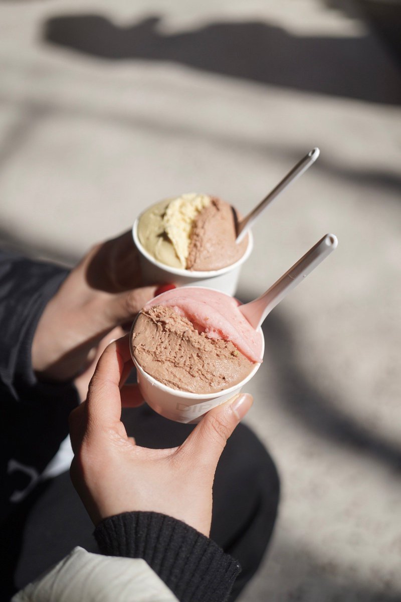 RachelAshlmo's tweet photo. Hoy sale el sol y hace un calorcito ideal para un helado de vainilla después del trabajo. https://t.co/K0yD6Gr1ly