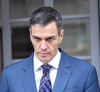 osa1_pilardela's tweet photo. No es normal , nadie normal mira así . https://t.co/Ellove2onX