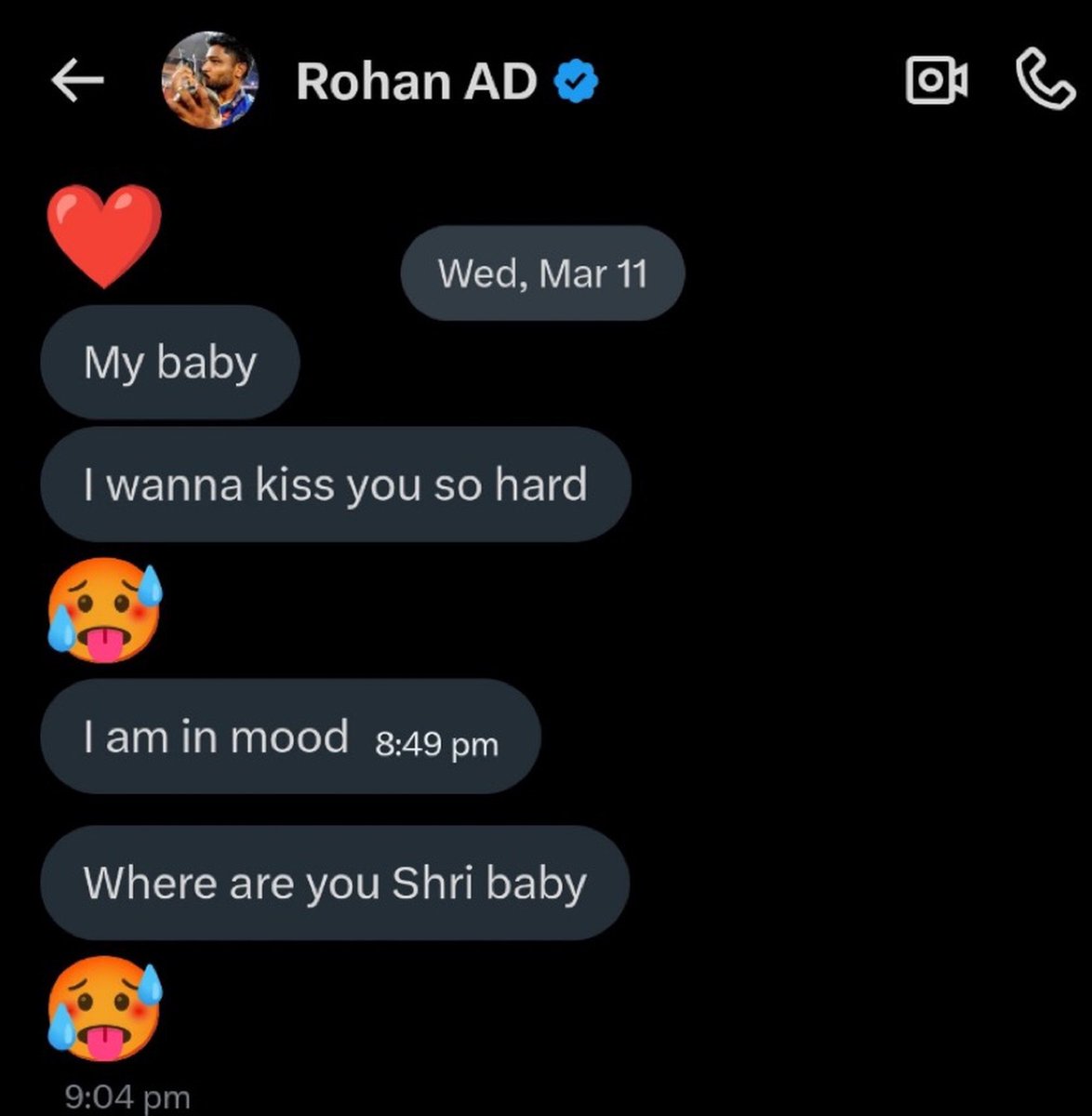 forRUTU31's tweet photo. Some Sanju fans mentality is genuinely disturbing 🤡

"I wanna kiss you so hard". "I'm in the mood.' 

If you think messages like these are acceptable, your standards are seriously flawed. Sending creepy DMs to a girl and 
 
(1/2) https://t.co/Td2HT9yaDY