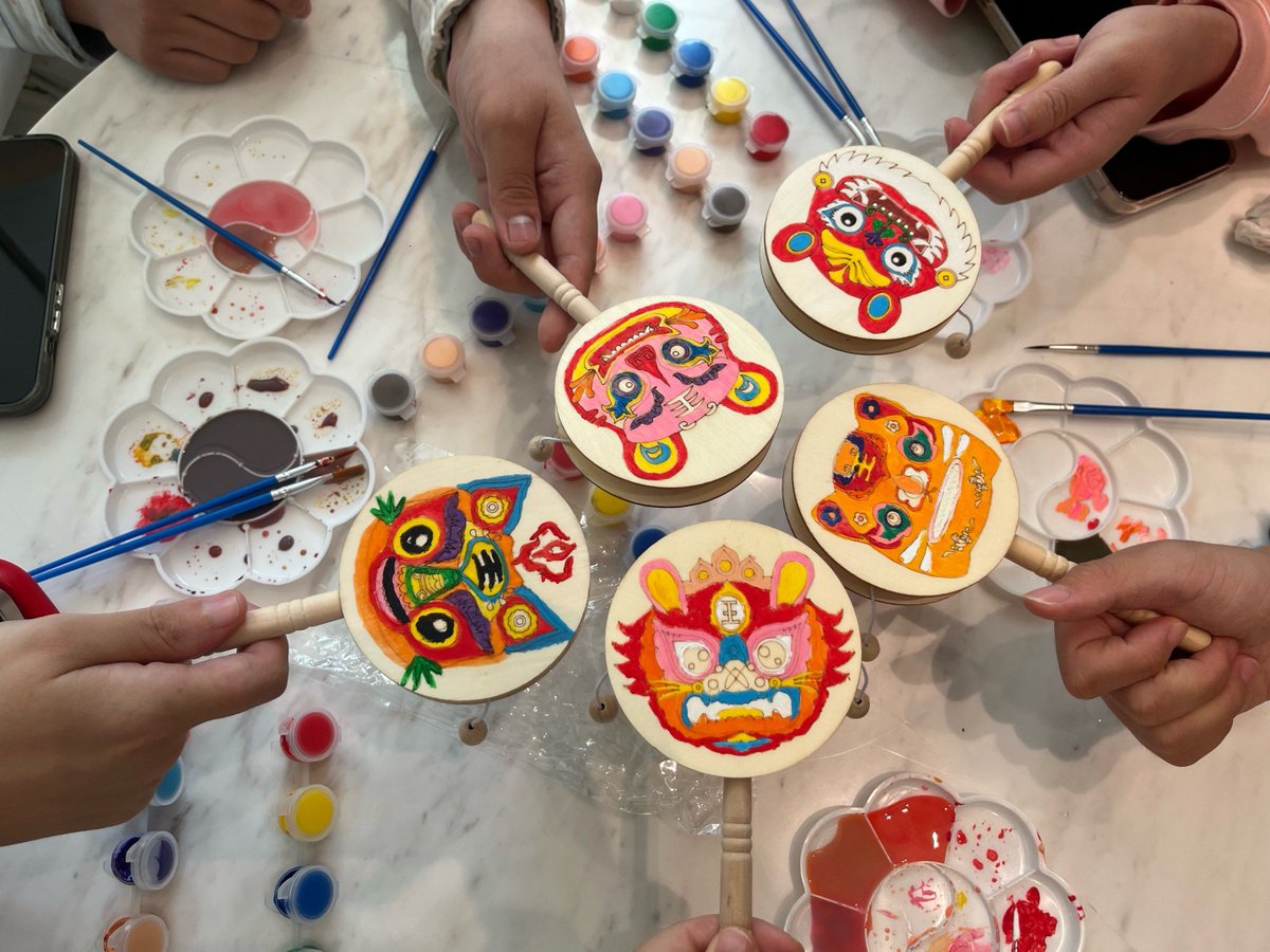 RekaKoren's tweet photo. [A sunny afternoon DIY with my little artist  They turned a paper plate into a cute bunny mask—laughter, mess, and tiny hands making magic! #ParentKidFun]， https://t.co/O4uKuq31kr