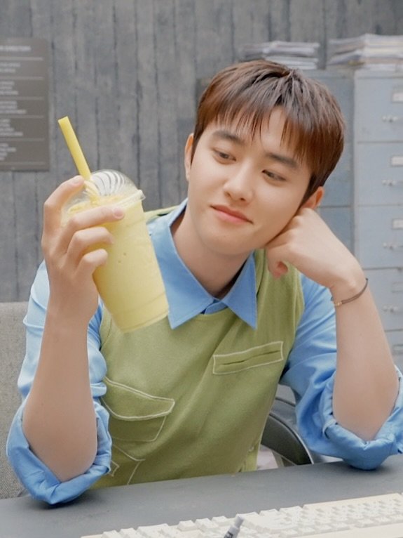 DODBBONG's tweet photo. 메가커피 인스타그램
https://t.co/Rn6NyTtUkX

좋댓!!
여름을노래해 메가MGC커피 💛

#도경수 #디오 #KYUNGSOO #ギョンス https://t.co/bYBsaTG4ee
