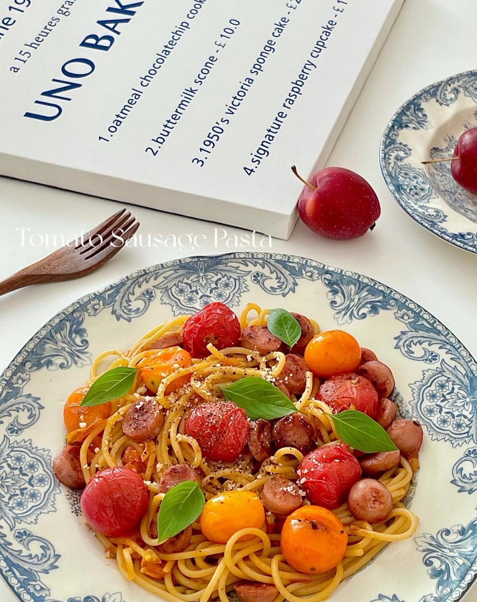 BmzKaina's tweet photo. Nothing beats a cozy weekday dinner—homemade tomato basil pasta with a sprinkle of parmesan, quick to make and so satisfying. #HomeCooking #WeekdayMeal， https://t.co/4dnCc7N6vC
