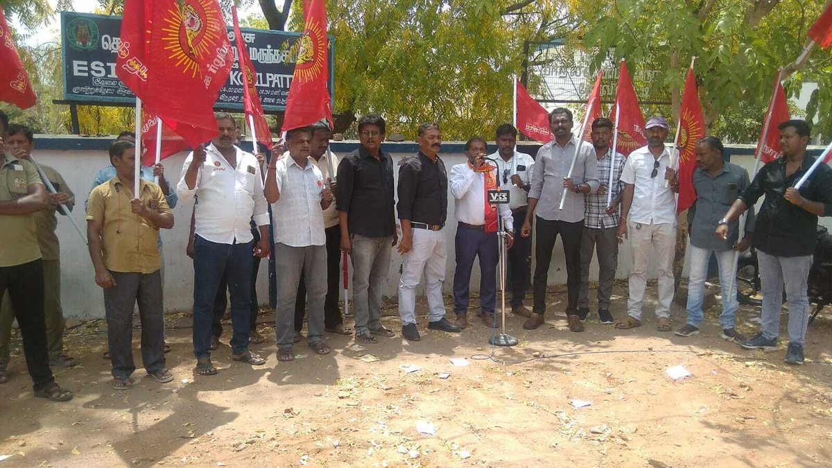 _ITWingNTK's tweet photo. இன்று (21.08.2026) கோவில்பட்டி தொகுதி சார்பாக
நாம் தமிழர் கட்சியின் வழக்கறிஞர் பாசறை மாநில ஒருங்கிணைப்பாளர் ரவிக்குமார் அவர்கள் ஒரு மக்கள் போராட்டத்தில் ஈடுபட்ட போது அவர் மீது காவல்துறையினரால் நடத்தப்பட்ட தாக்குதலை கண்டித்தும், கர்நாடகாவில் 3 அப்பாவி தமிழர்களை சுட்டுக்கொன்றதை  கண்டித்தும் கண்டன ஆர்ப்பாட்டம் நடைபெற்றது.