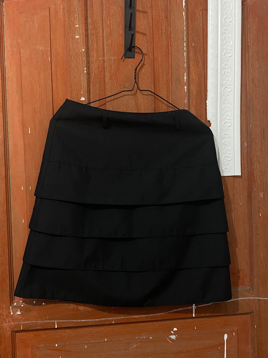 ciriluien's tweet photo. outer 10k
rok 25k
baju biru 10k
rok hitam 25k https://t.co/GdUK7DcbM3
