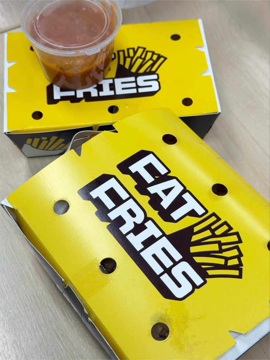 appippip's tweet photo. เปิดรอบละ50วิได้มั้ง น้องก้องเลือกมาว่าจะขยายสาขาหรือต่อโท

#fatfries #อ้วนทอด https://t.co/5InuY8ifb3