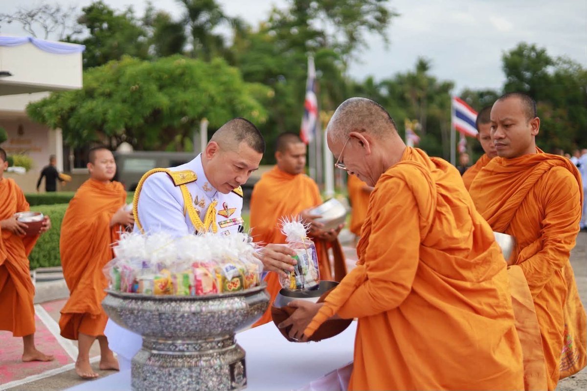 Army_Artillery's tweet photo. เมื่อ 11 ส.ค. 69 พล.ป. ได้จัดกิจกรรมเฉลิมพระเกียรติ สมเด็จพระนางเจ้าสิริกิติ์ พระบรมราชินีนาถ พระบรมราชชนนีพันปีหลวง เนื่องในโอกาสเฉลิมพระชนมพรรษา 94 พรรษา 12 สิงหาคม 2569 โดย ผบ.พล.ป. นำคณะนายทหารชั้นผู้ใหญ่ พร้อมทั้ง สม.ทบ. สาขา พล.ป. และ ข้าราชการ https://t.co/fGa6Xrgsze