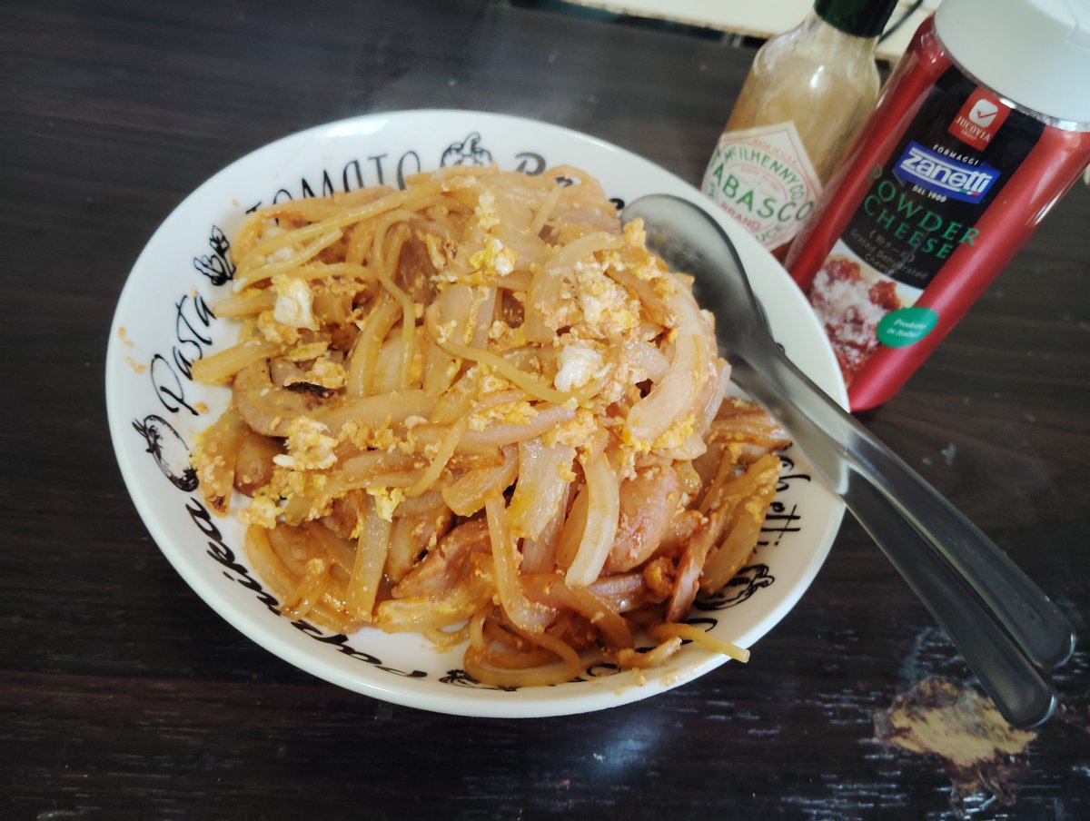 risa26673597's tweet photo. 朝昼兼用ご飯はカレナポ🍝✨お昼ご飯食べないから朝ガッツリ派。トレ終わで、脚と腕がプルプル💦だけど少し背中だけ攻めときたい気持ちがあるから少しやるか💪＃筋トレ　＃筋トレ女子　＃お家ご飯 https://t.co/9LVGsCIAuu