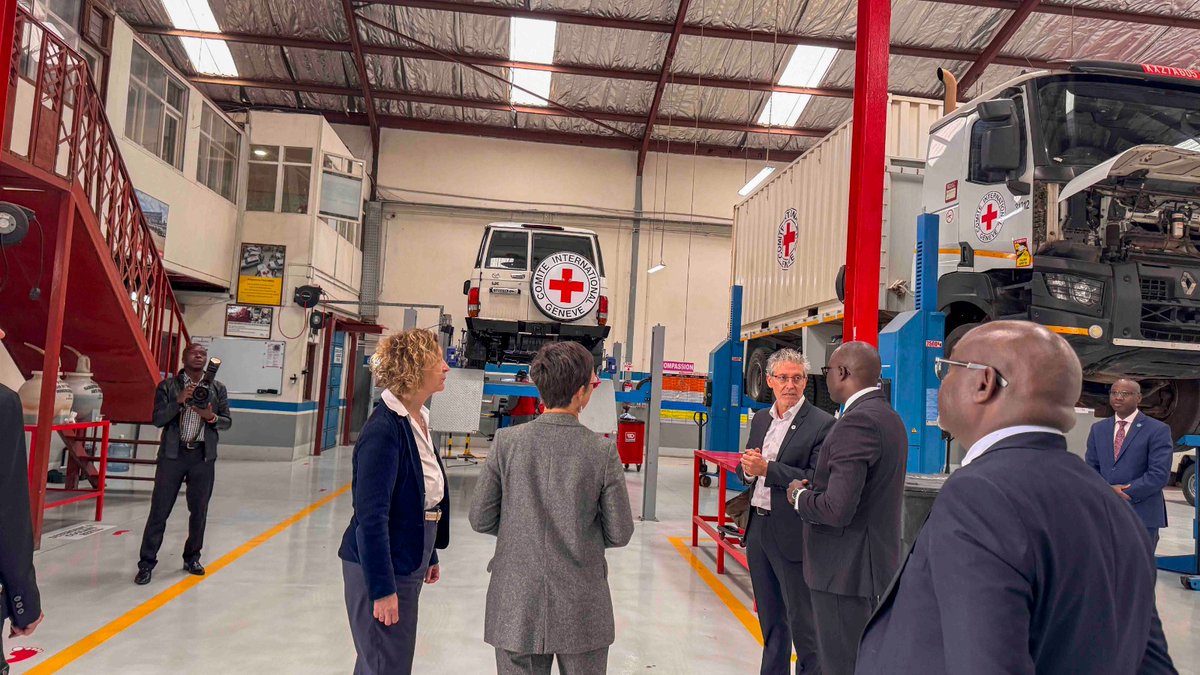 ICRC_Nairobi's tweet photo. We hosted PS @SingoeiAKorir &amp; officials from @ForeignOfficeKE at our logistics facilities to showcase how we deliver timely humanitarian assistance across the region and beyond. 
Strong partnerships make this work possible. Thank you for supporting the ICRC &amp; humanitarian action. https://t.co/6NxvxcJrqP