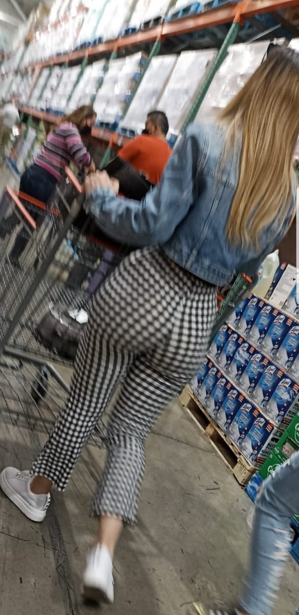 MorbOPvTas's tweet photo. Rico culito preñable 🤤
Buen culo tiene está joven 😍😏
#morbo #aporte #zorra
#encoxada https://t.co/o85ndh7ni4