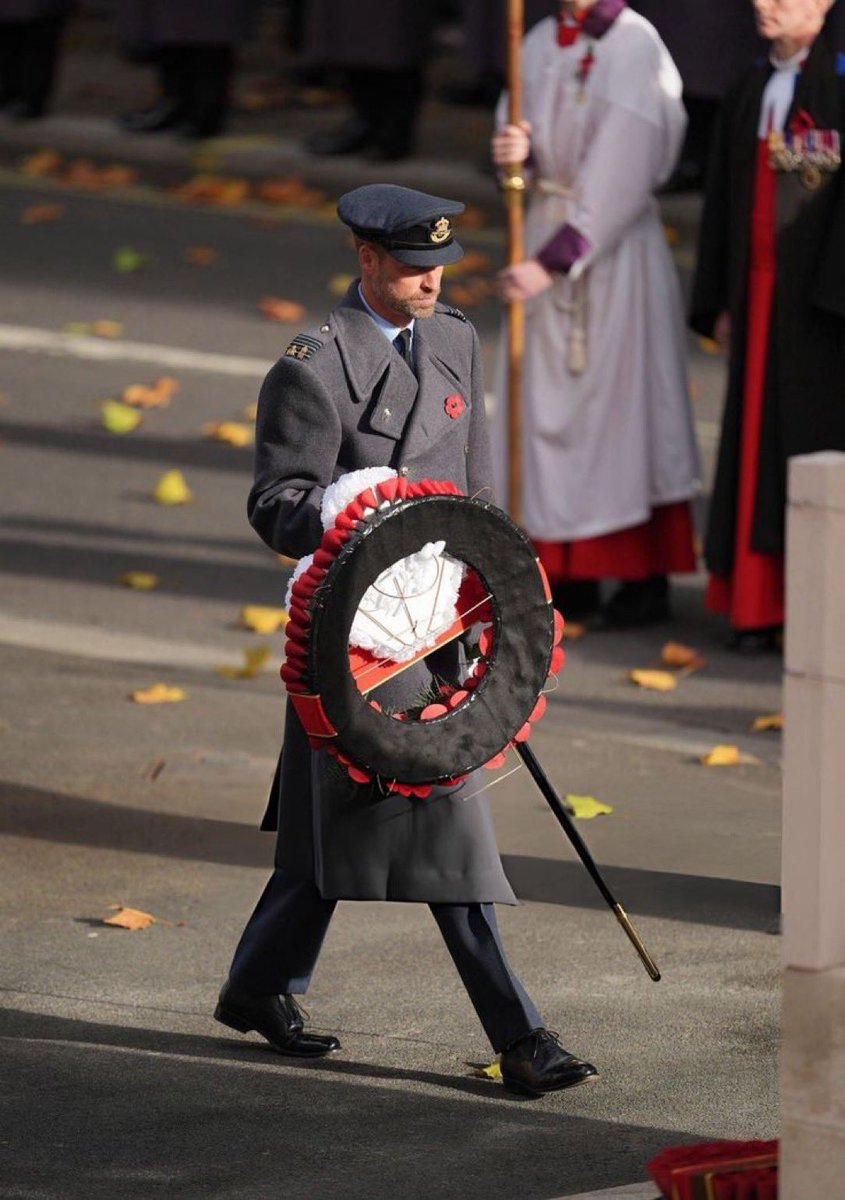 PrincessCaukx's tweet photo. Prince William during Remembrance Sunday at the Cenotaph, 9 Nov 2025. https://t.co/Q3O8lqsyXA
