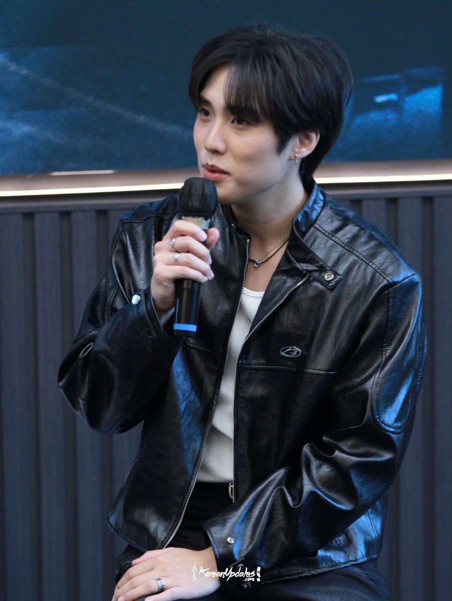 KoreanUpdates's tweet photo. Fresh off the press conference for JACOB’s 1st Asia Showcase: More Than Words Tour 2026 in Jakarta! @jakeybaeee opened up about his feelings regarding his first-ever solo show in Jakarta and gave us a peek into the story behind his favorite song from his solo album, j.

Best part? He hinted at an exclusive stage he prepped specifically for Jakarta Deobis tomorrow!
Who else is ready to witness it live?
@idn_app 

#JACOB_MTWTOUR2026 #JACOB #제이콥 #KoreanUpdates
