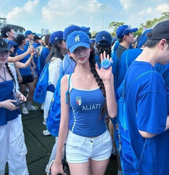 xeon0119's tweet photo. 이윤서 07 https://t.co/mztWjNBi5y