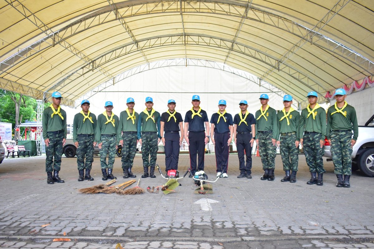 3_rdsignal's tweet photo. กองพันทหารสื่อสารที่ 3 กองพลทหารราบที่ 3 จัดกำลังพลจิตอาสาเข้าร่วมกิจกรรมจิตอาสาพัฒนา และบำเพ็ญสาธารณประโยชน์ เพื่อทำความสะอาดบริเวณรอบอุโบสถ ปรับทัศนียภาพภูมิทัศน์โดยรอบ ณ วัดพระนารายณ์มหาราช วรวิหาร ต.ในเมือง อ.เมือง จ.นครราชสีมา
#กองพันทหารสื่อสารที่3
#กองพลทหารราบที่3 https://t.co/oRT4Lg9T7D