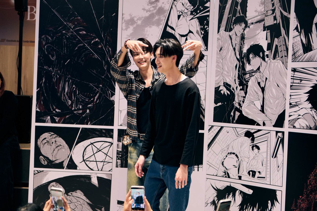 GMMTV's tweet photo. ขอบคุณแฟนๆ ทุกคนที่มาร่วมกิจกรรม “Mr.Kill มังงะสั่งตาย : ลุ้นคำสั่ง คิ้ลล คิล ❤️📓” กับ ดิว-ธี  กันน้าา กิจกรรมสนุกม้ากมากกก ทุกคนแฮปปี้สุดๆ แล้วเจอกันใหม่น้าาา👀✨ #MrKillSeries

“Mr.Kill มังงะสั่งตาย” 📓🚨
ทุกวันอังคาร เวลา 20:30 น. ดูทีวี ช่อง GMM25
ดูย้อนหลัง แอป oneD ที่เดียว เวลา 21:30 น.

#GMMTV 
@dew_jsu @vitheepanich @off_tumcial
