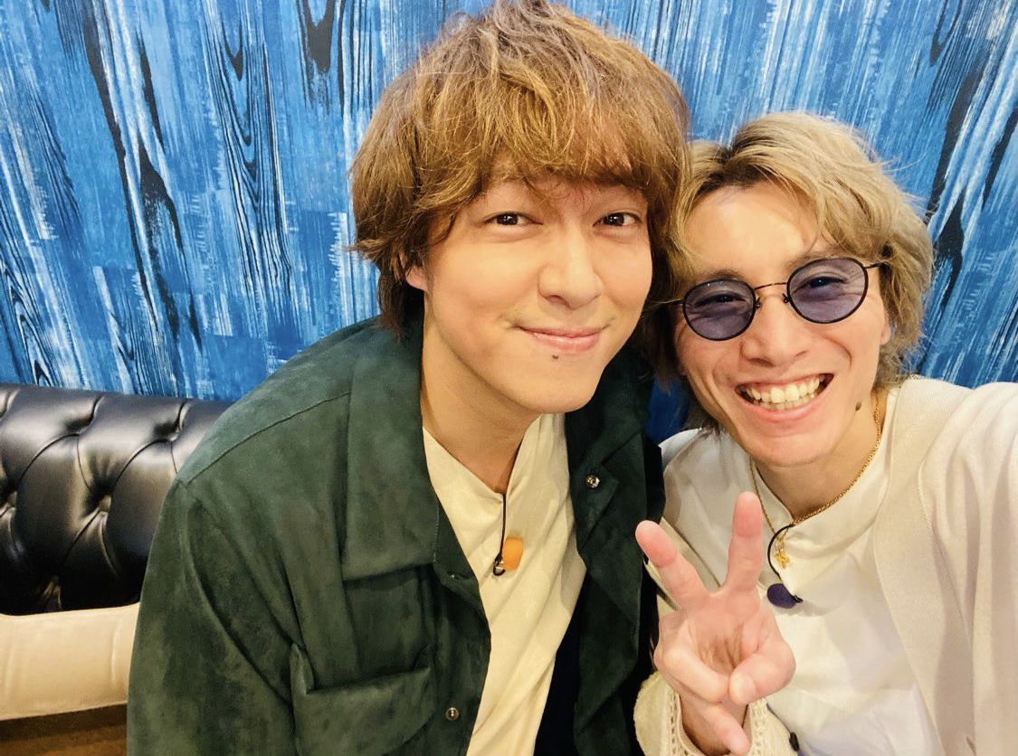 SE8Archive_info's tweet photo. 9/11発売
「TVガイドPERSON vol.168」

今回の表紙は
丸山隆平さん × 安田章大さん✨

巻頭特集もたっぷり掲載。
さらにA.B.C-Z、上田竜也さん×川島如恵留さん、
増田貴久さん、宮田俊哉さんも登場！

予約はこちら👇
https://t.co/pck2FMcXma

#PR #SUPER_EIGHT #丸山隆平 #安田章大 https://t.co/7ELI2W1pzD