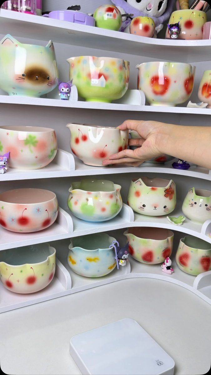 rubymatcha5opv's tweet photo. 花 $48,000 從通化街寵物店買了一隻三歲曼赤肯，結果接回來後發現，她大概每 15 分鐘就在流眼淚，鼻子也一直有分泌物。 我覺得不對勁，馬上帶去醫院。
目前醫療檢查＋治療已經花超過 $10,000 ・肺部有塌陷的情形，獸醫判斷可能與過去曾有較嚴重的呼吸道感染有關
・耳朵酵母菌感染，需要每週回診… https://t.co/498VxKEsWR