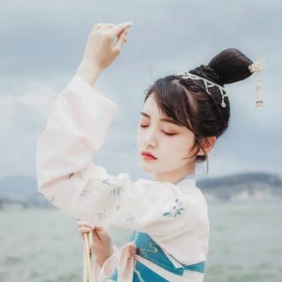 GraceHal190124's tweet photo. 🌻 💦 🌟 Just saw a dog in sunglasses, I’m living https://t.co/JpWzlm8O1y
