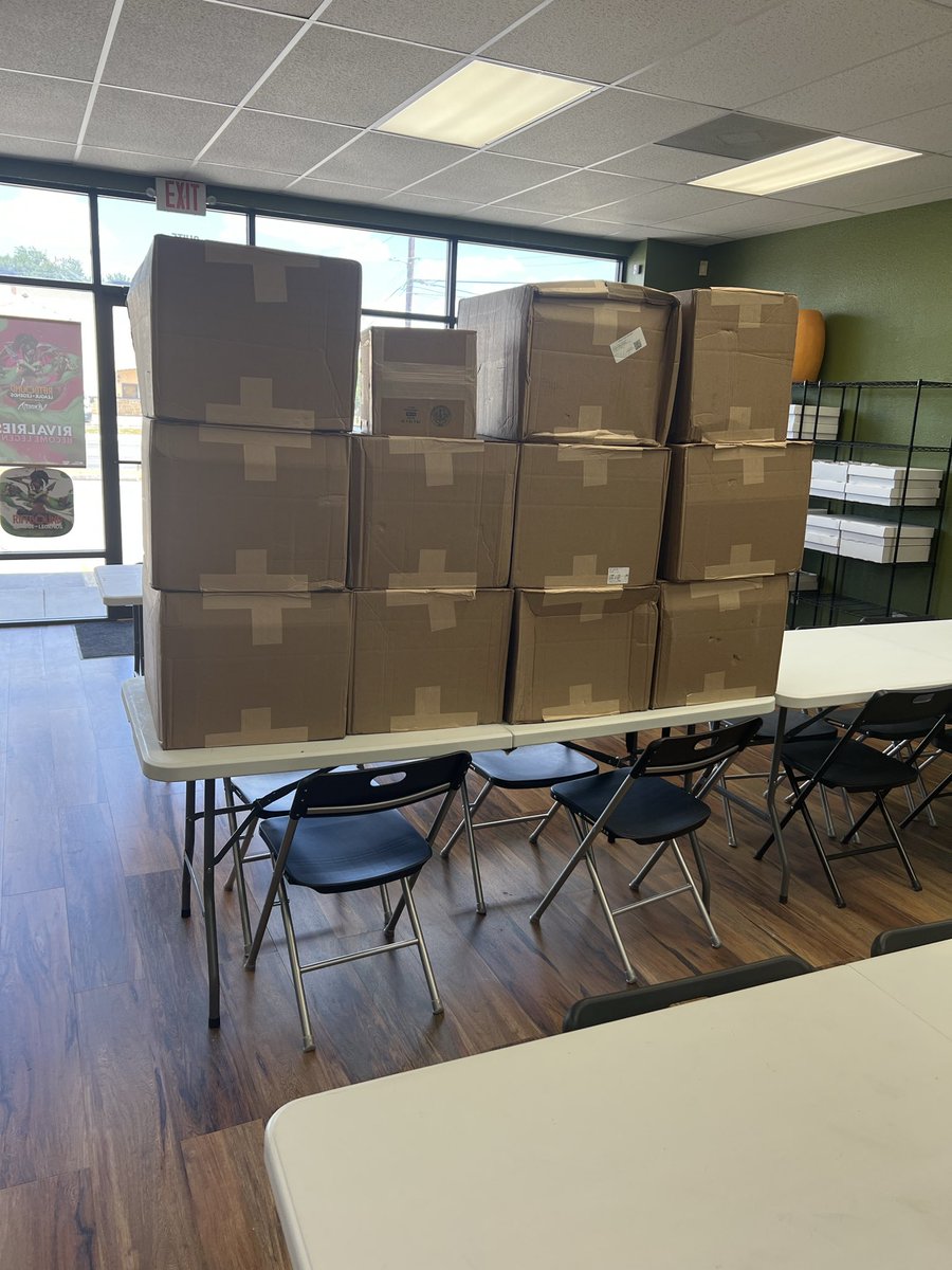 SasquatchSenpai's tweet photo. @XepherArcade For real. Our LGS had a big shipment. Nearly all GA minus a One Pieve and Gundam case https://t.co/mt79OGRnMS